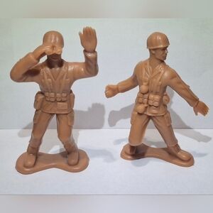 Lot of 2 GREENBRIER International Brown Large Army Men 4” Toys Figures Pretend.